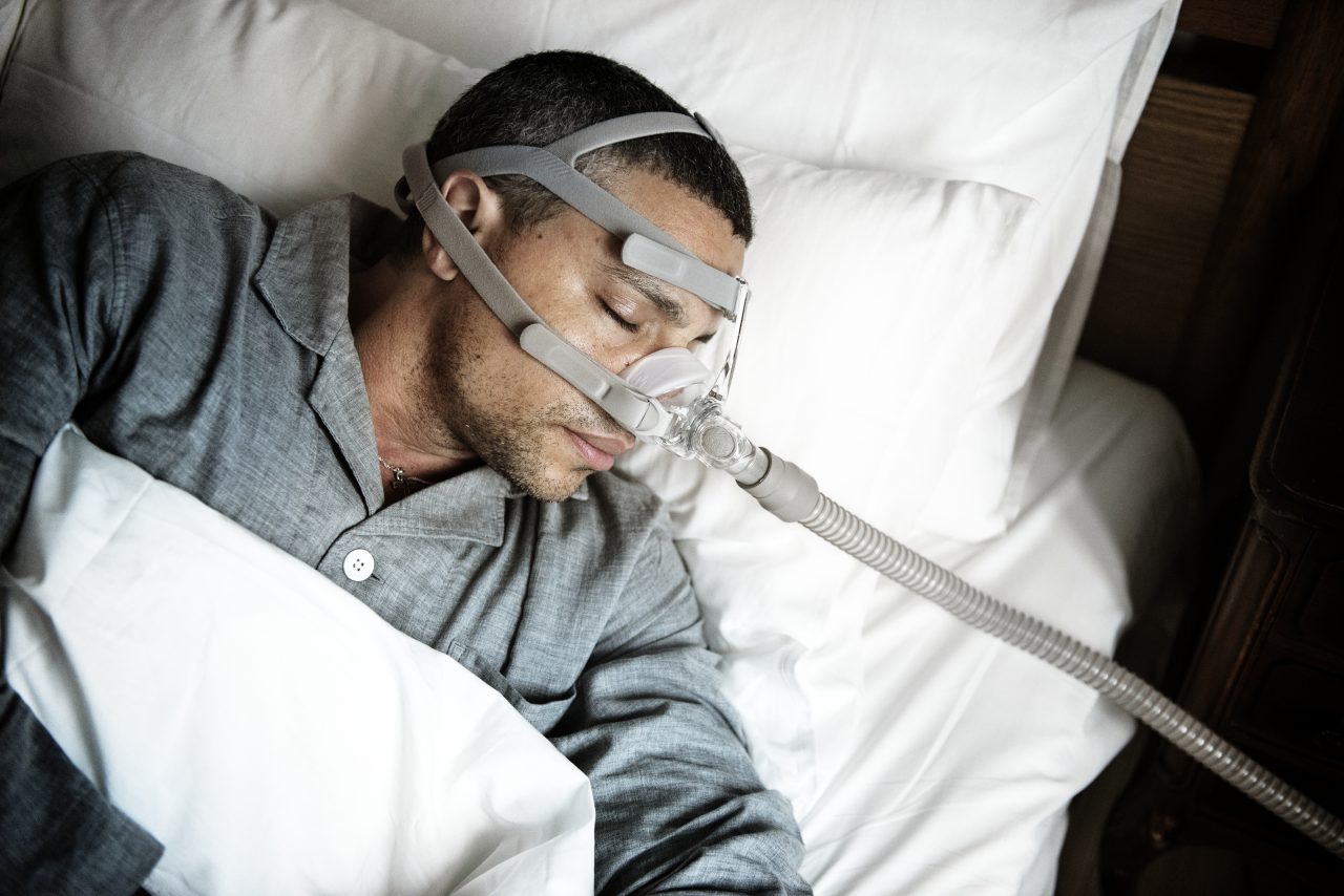 sick-man-wearing-an-oxygen-mask-2022-12-16-00-13-36-utc-1280x854.jpg